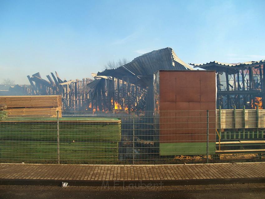 Grossbrand Holzlager Siegburg Industriestr P054.JPG